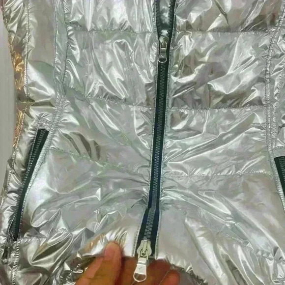 NWT LOHLA SPORT THE SHINY METALLIC SILVER VEST - Picture 10 of 11